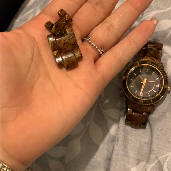 Authentic fossil watch main image 3